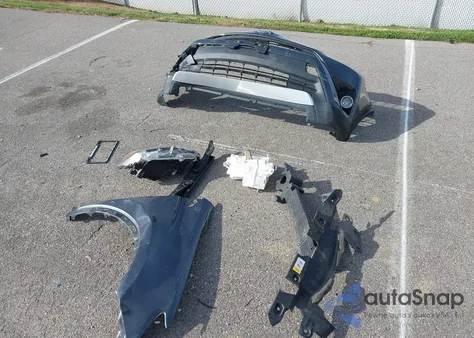 2017 Toyota Rav4 Xle z USA, uszkodzony, nr VIN JTMRFREV2HD205726